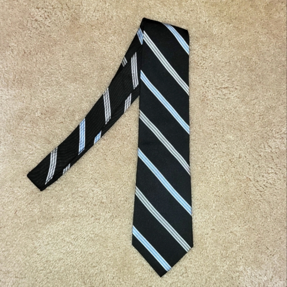 Roundtree and Yorke Tie 👔